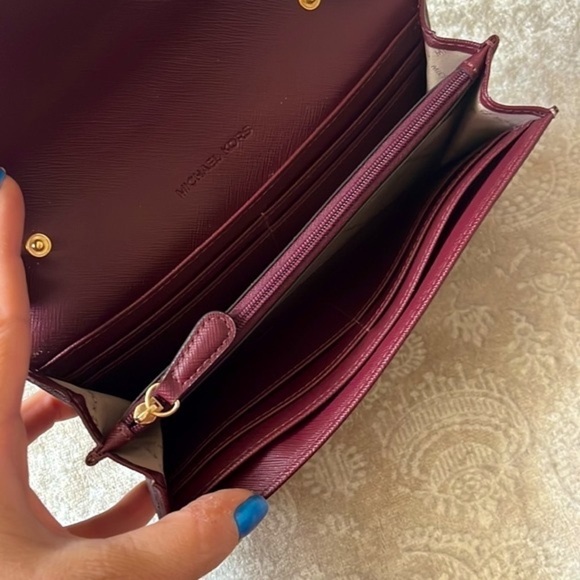 Brand New Michael Kors Large Snap Close Wallet Merlot w/ Neutral Logo Print - Picture 10 of 15